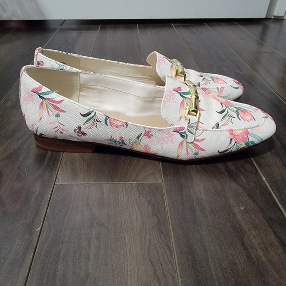 NWT Size 7 Aldo Boska White Floral Loafer - Picture 7 of 7